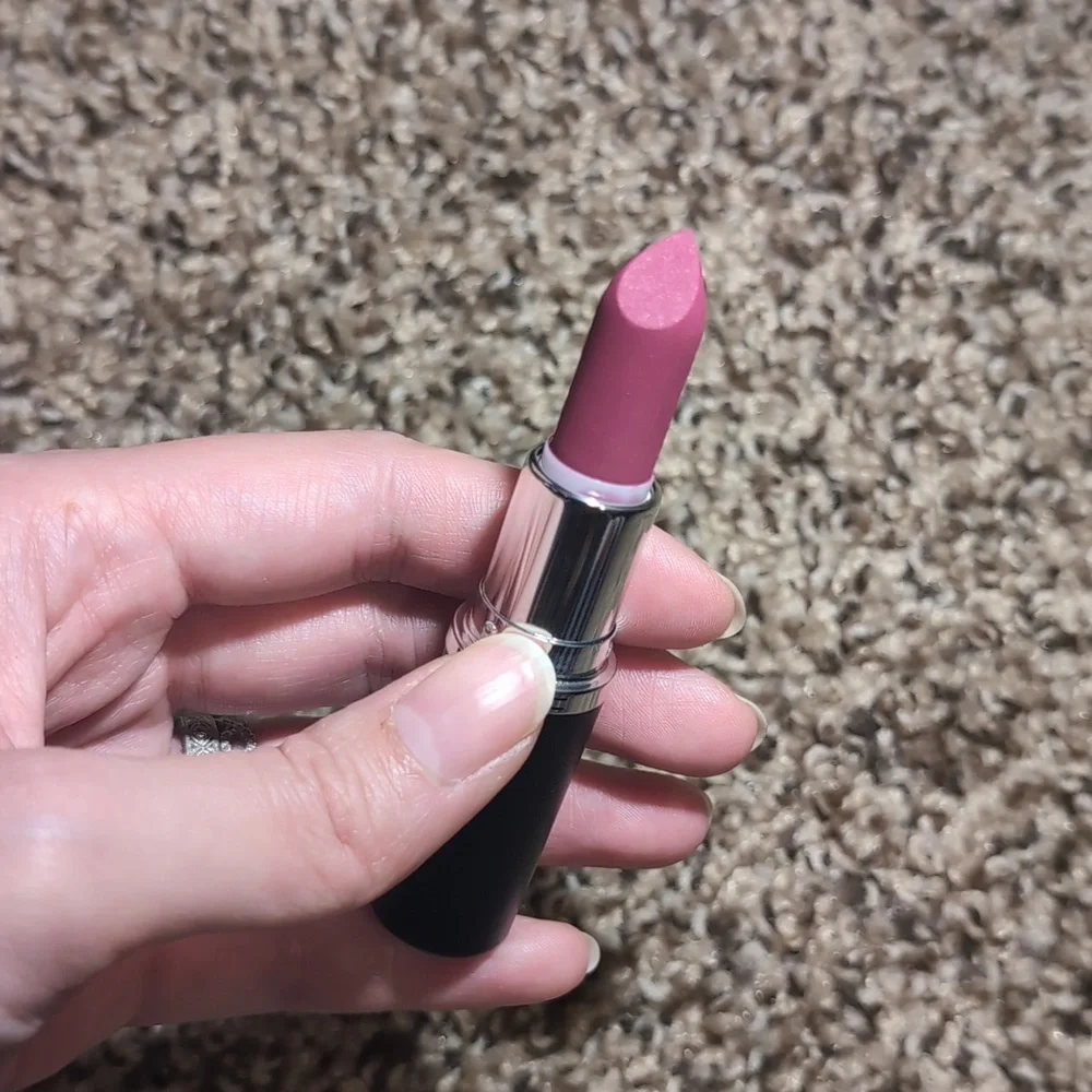 NEW! MAC Maximal Lipstick - Picture 2 of 8